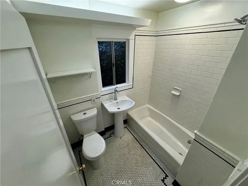1730 N Kenmore Avenue, Los Angeles, California, United States. - Photo 15