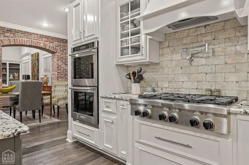 5 Bedrooms Single Family Detached