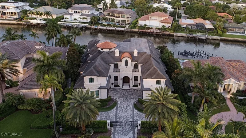 233 Mermaids Bight, Naples, Florida, United States. - Photo 8