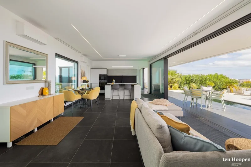 Contemporary 2+1 Bedroom Villa with Sea View and Pool in the Exclusive Reserva da Luz
