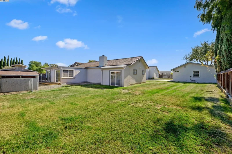 23551 Rancho Ramon Ct, Tracy, California, United States. - Photo 35