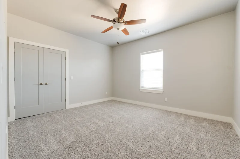 499 Old Farm Road , Edmond, OK 73034, Edmond, Oklahoma, United States. - Photo 33
