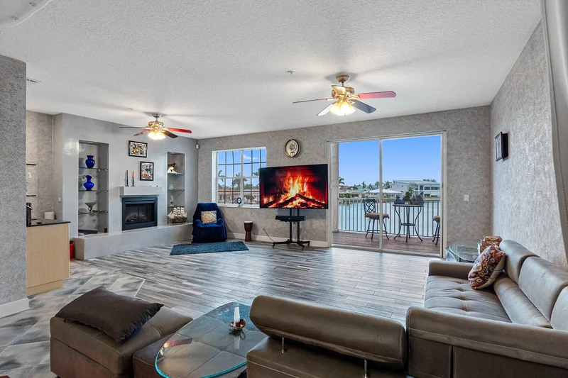 113 Yacht Club Circle, North Redington Beach, FL 33708, Madeira Beach, Florida, United States. - Photo 5
