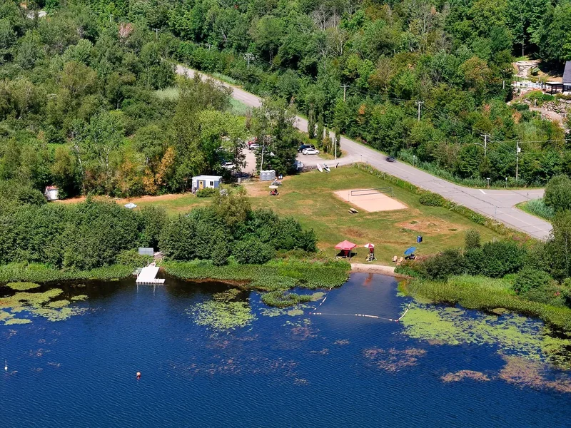 108 Rue Bellevue, Bromont, Quebec, Canada. - Photo 57