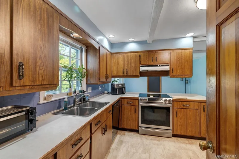 47 Timberline Drive, Spackenkill, New York, United States. - Photo 13