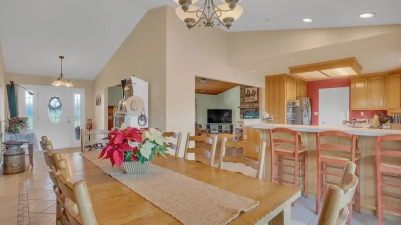 21160 Valle San Juan Drive, Salinas, CA 93907, Salinas, California, United States. - Photo 9