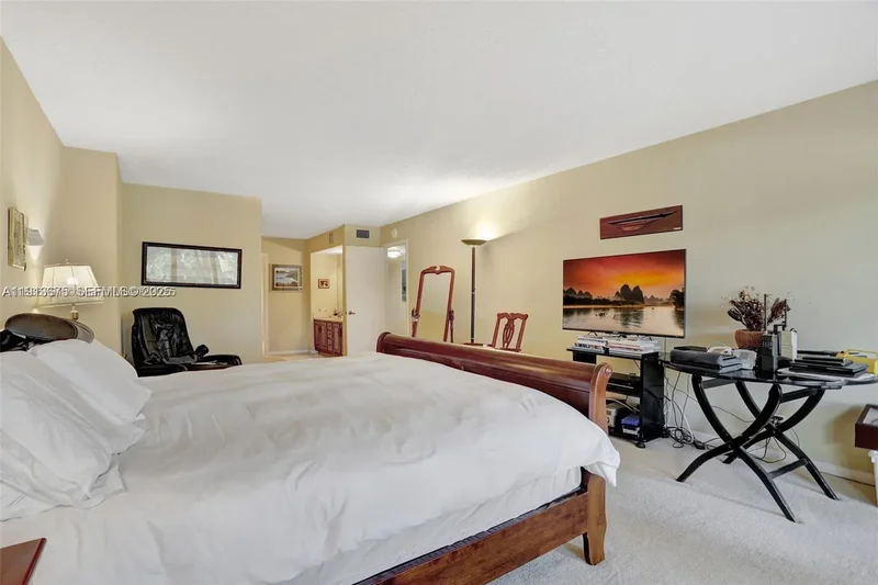 1800 S Ocean Blvd, Hillsboro Beach, Florida, United States. - Photo 16