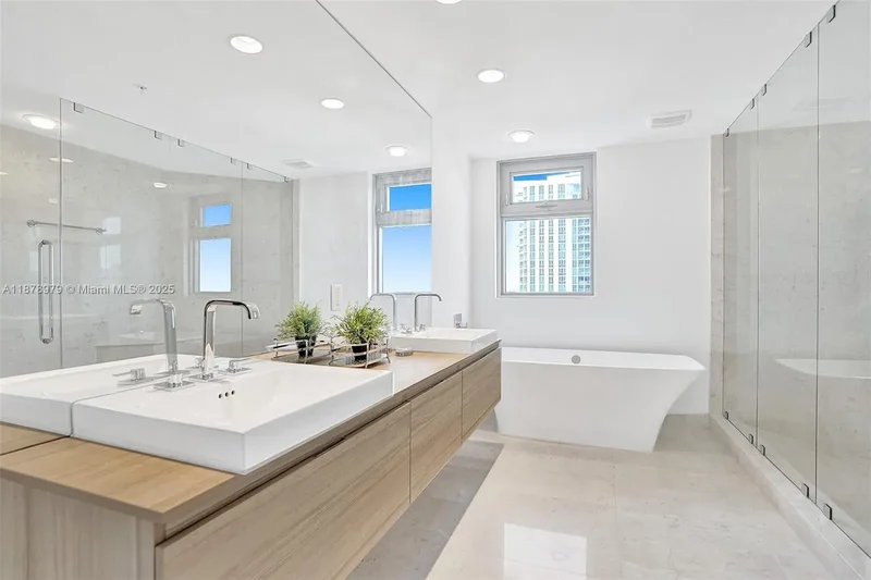 17301 Biscayne Blvd 1207, Golden Beach, Florida, United States. - Photo 29