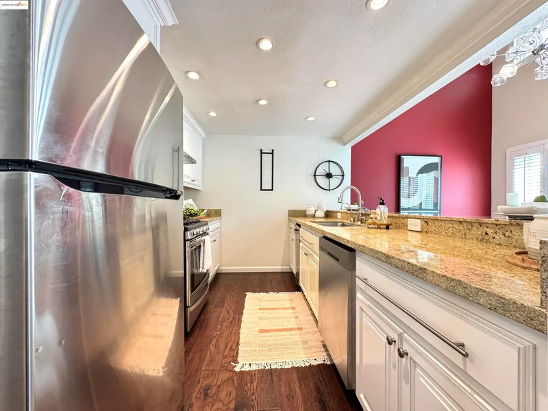 3365 Los Prados St, San Mateo, California, United States. - Photo 22