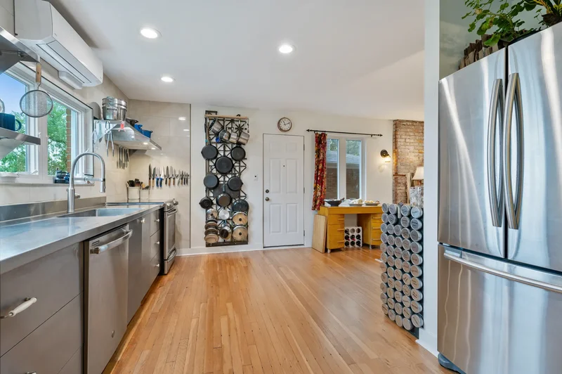 3024 Iowa Street , Pittsburgh, PA 15219, Pittsburgh, Pennsylvania, United States. - Photo 2