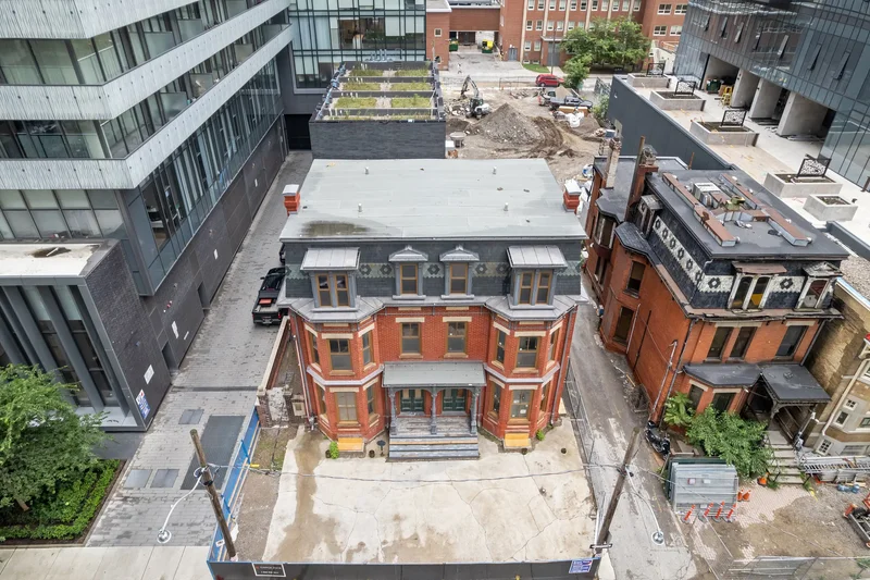 62 Charles St E  Upper, Toronto, ON M4Y 1T1, Toronto, Ontario, Canada. - Photo 6
