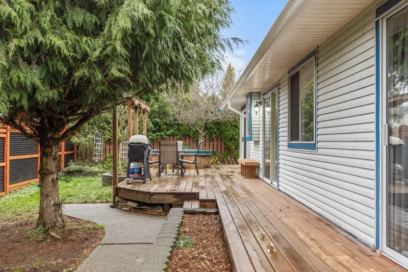 317 Quarry Rd, Comox, British Columbia, Canada. - Photo 12