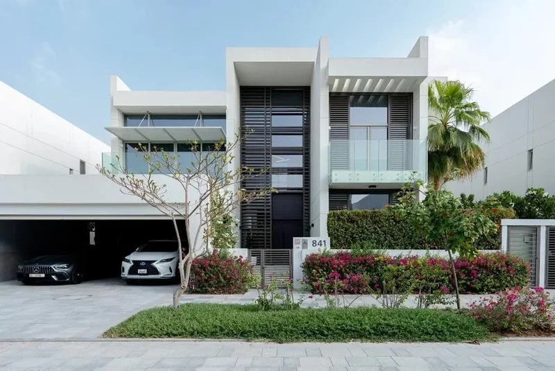 5BR READY CONTEMPORARY VILLA DISTRICT ONE WITH POOL