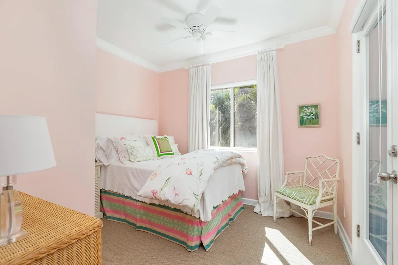 Atlantic Avenue, Palm Beach, Florida, United States. - Photo 13