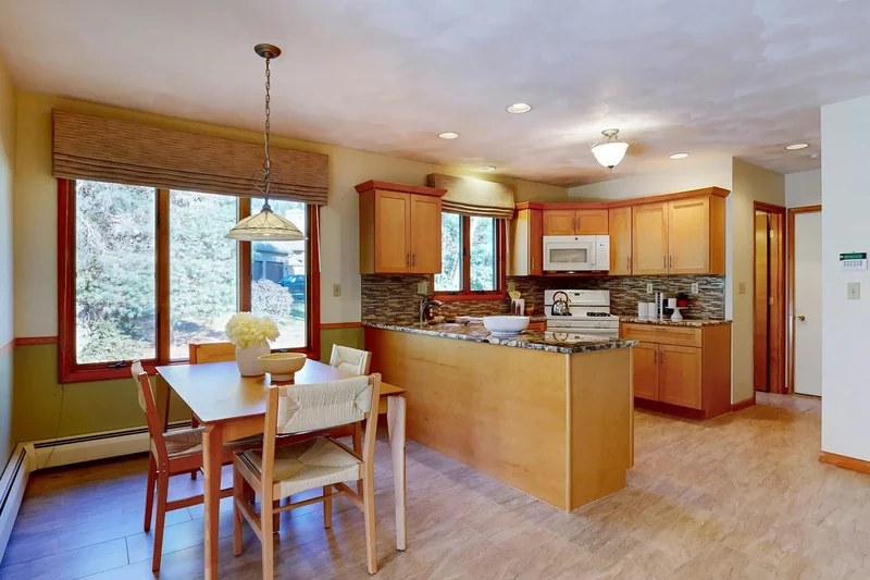 40 Phenix Ridge Drive , Cranston, RI 02921, Cranston, Rhode Island, United States. - Photo 12
