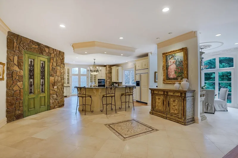 8023 Georgetown Pike, Mclean, VA 22102, McLean, Virginia, United States. - Photo 23