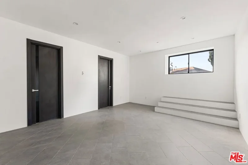 3716 Multiview Drive, Los Angeles, California, United States. - Photo 13