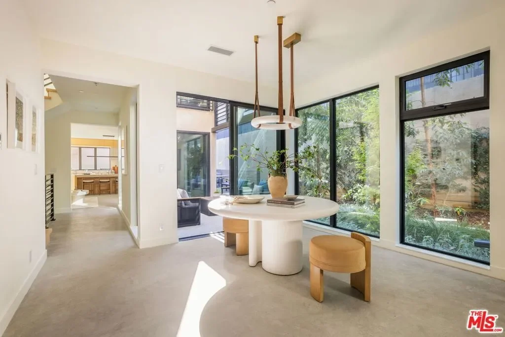 929 Hilldale, Altadena, California, United States. - Photo 11