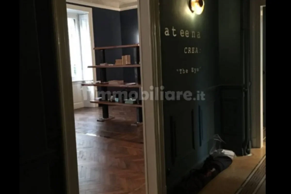 Three-room apartment via Scarlatti/Central for Sale in Milan