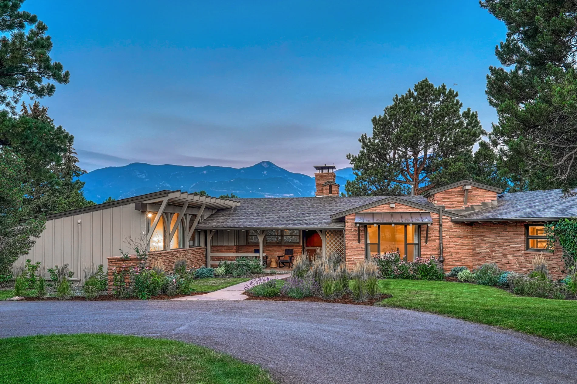 3440 Hill Circle , Colorado Springs, CO 80904, Colorado Springs, Colorado, United States. - Photo 42