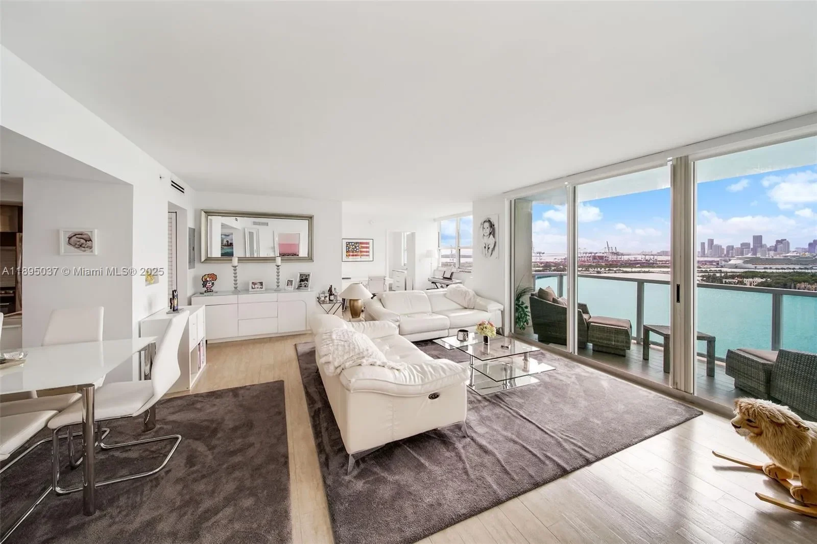650 West Ave 2107, Miami Beach, Florida, United States. - Photo 3