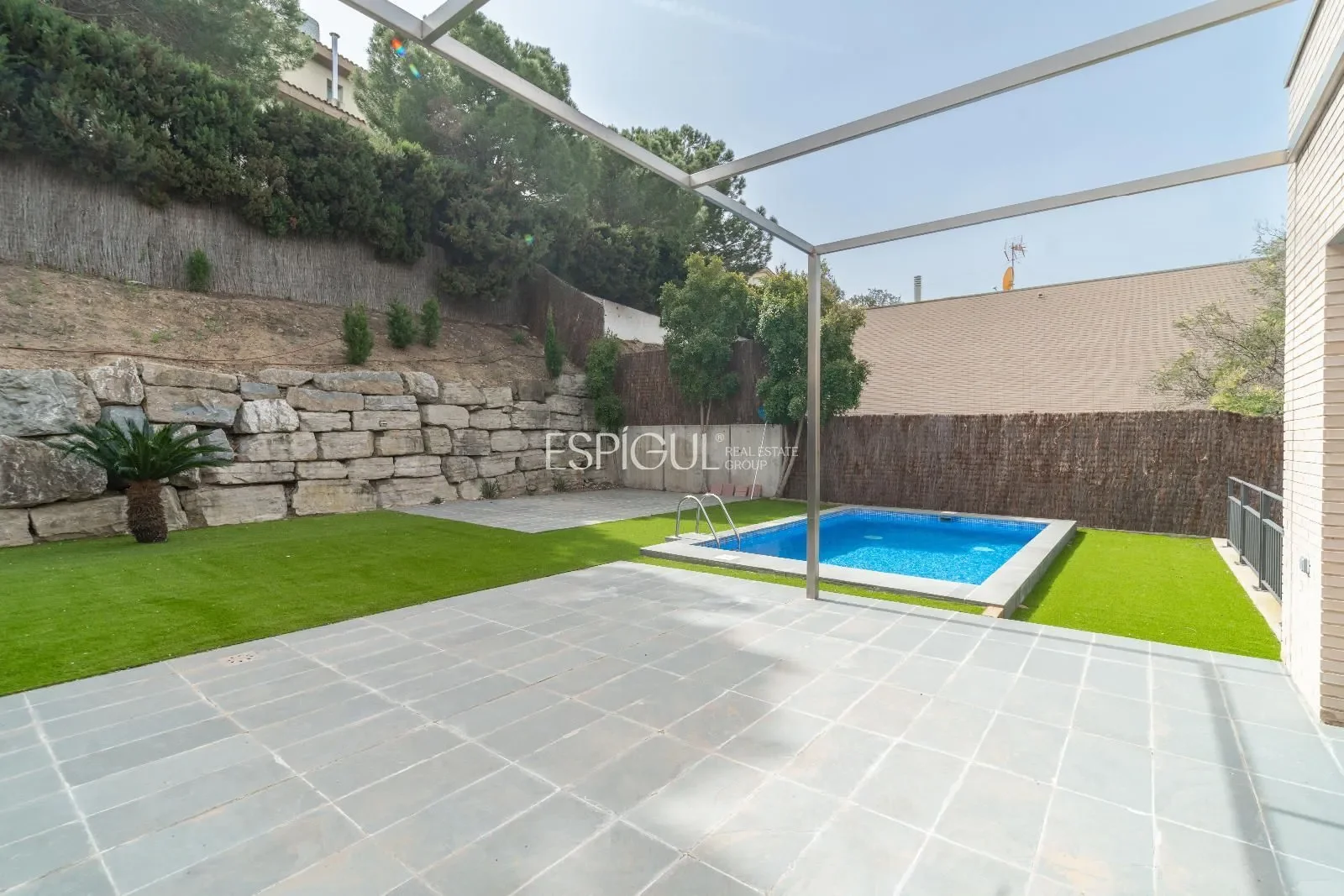 Exterior photo 10