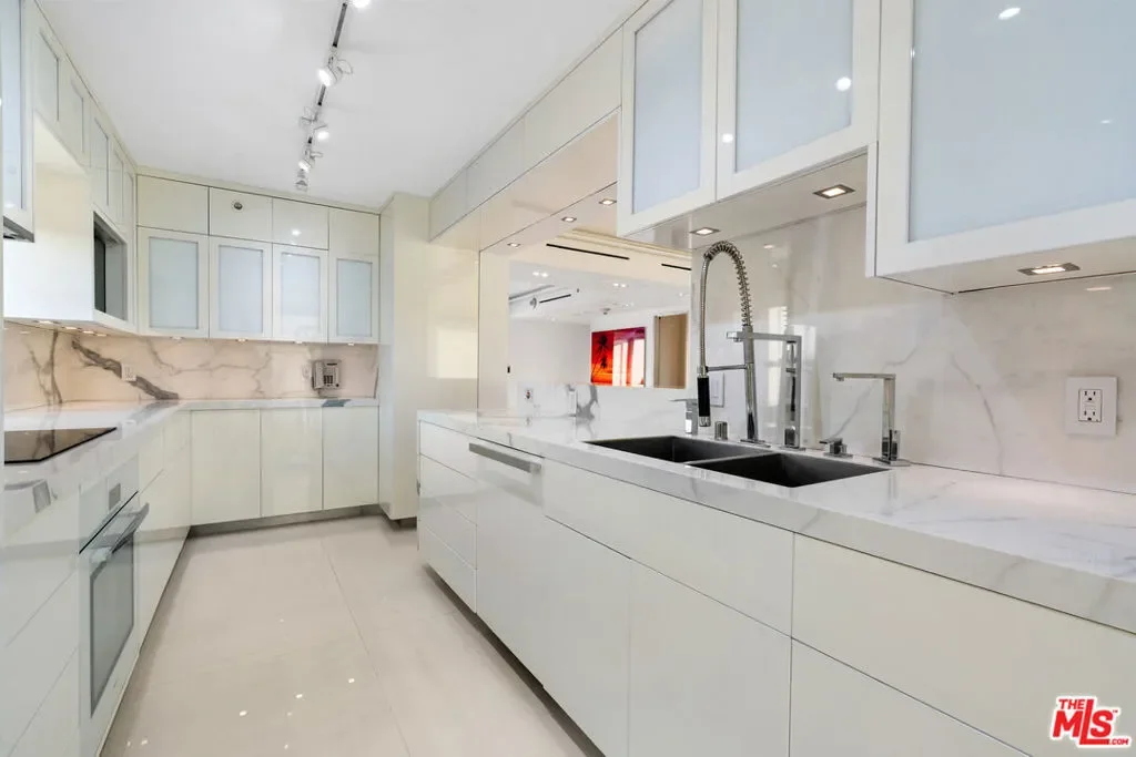201 Ocean Avenue 409P, Santa Monica, California, United States. - Photo 30