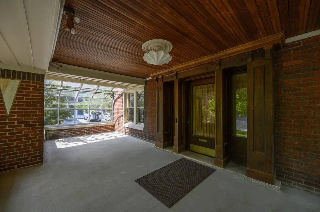 Gallery photo 3