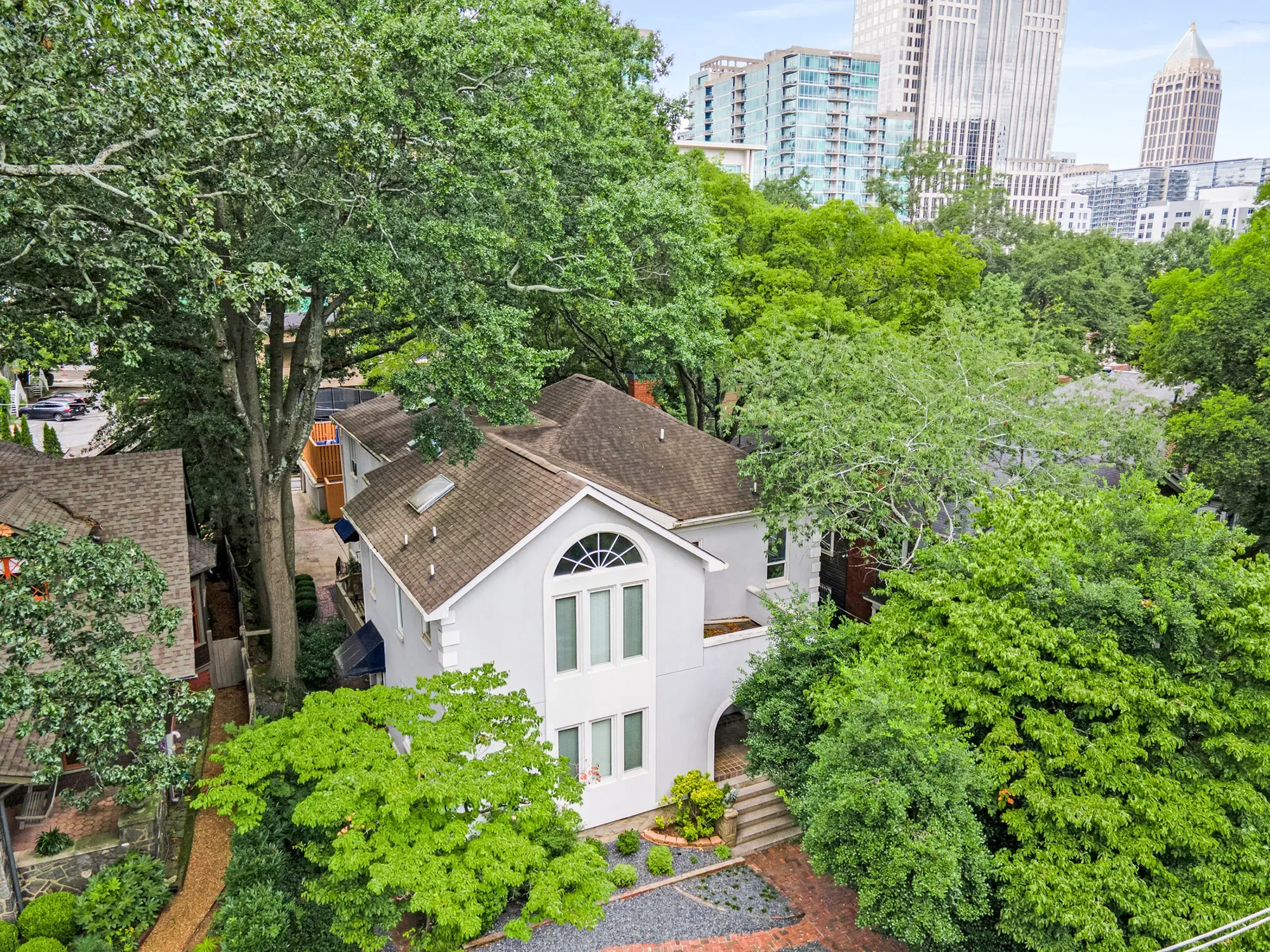 Exterior photo 7