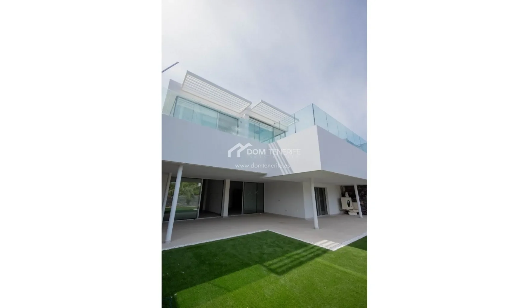 Exterior photo 9