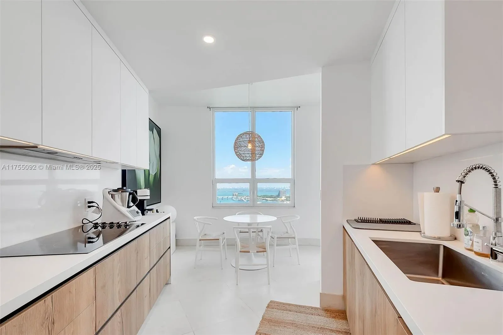 848 Brickell Key Dr 4002, Miami, Florida, United States. - Photo 6