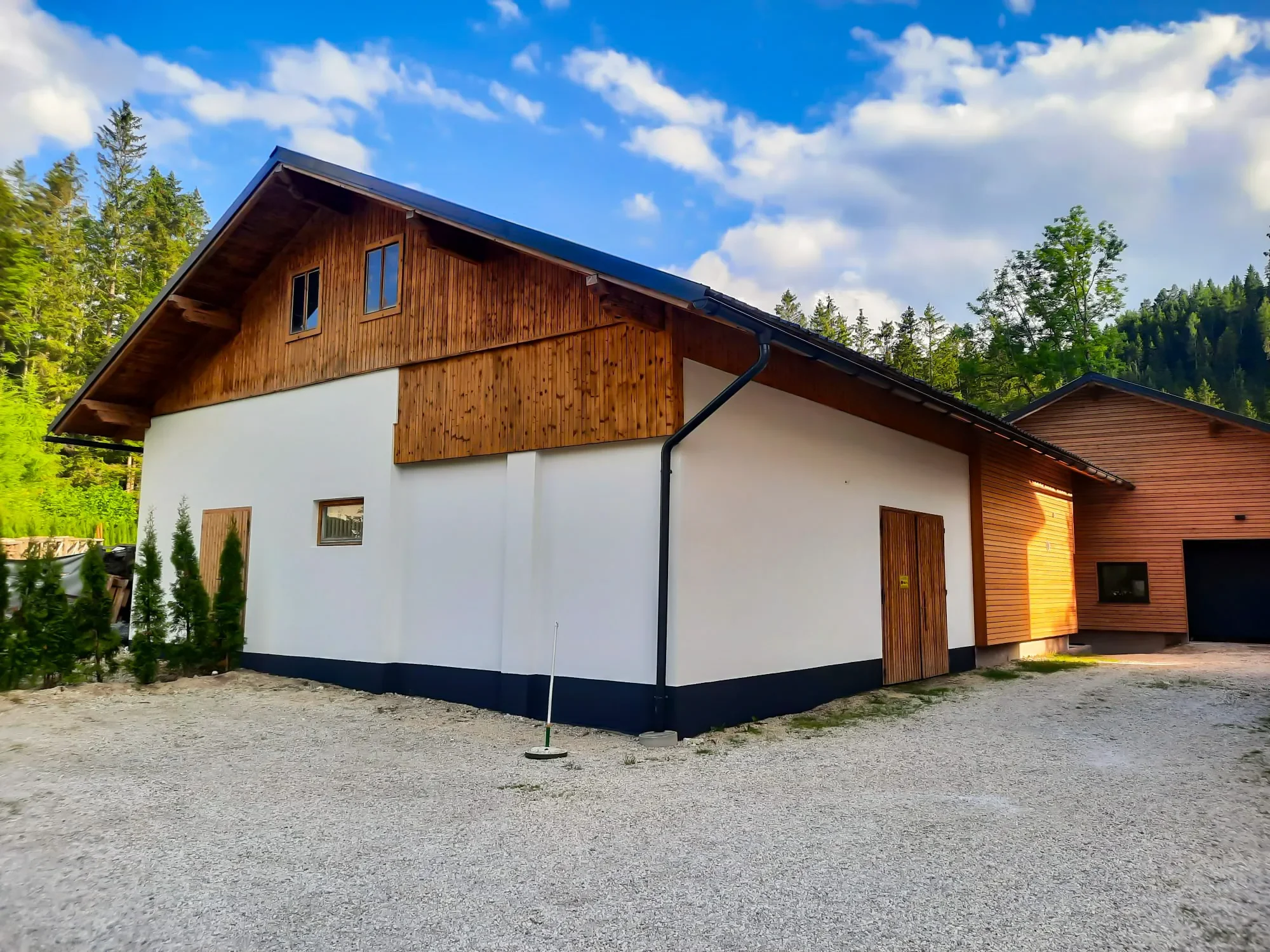 Exterior photo 5