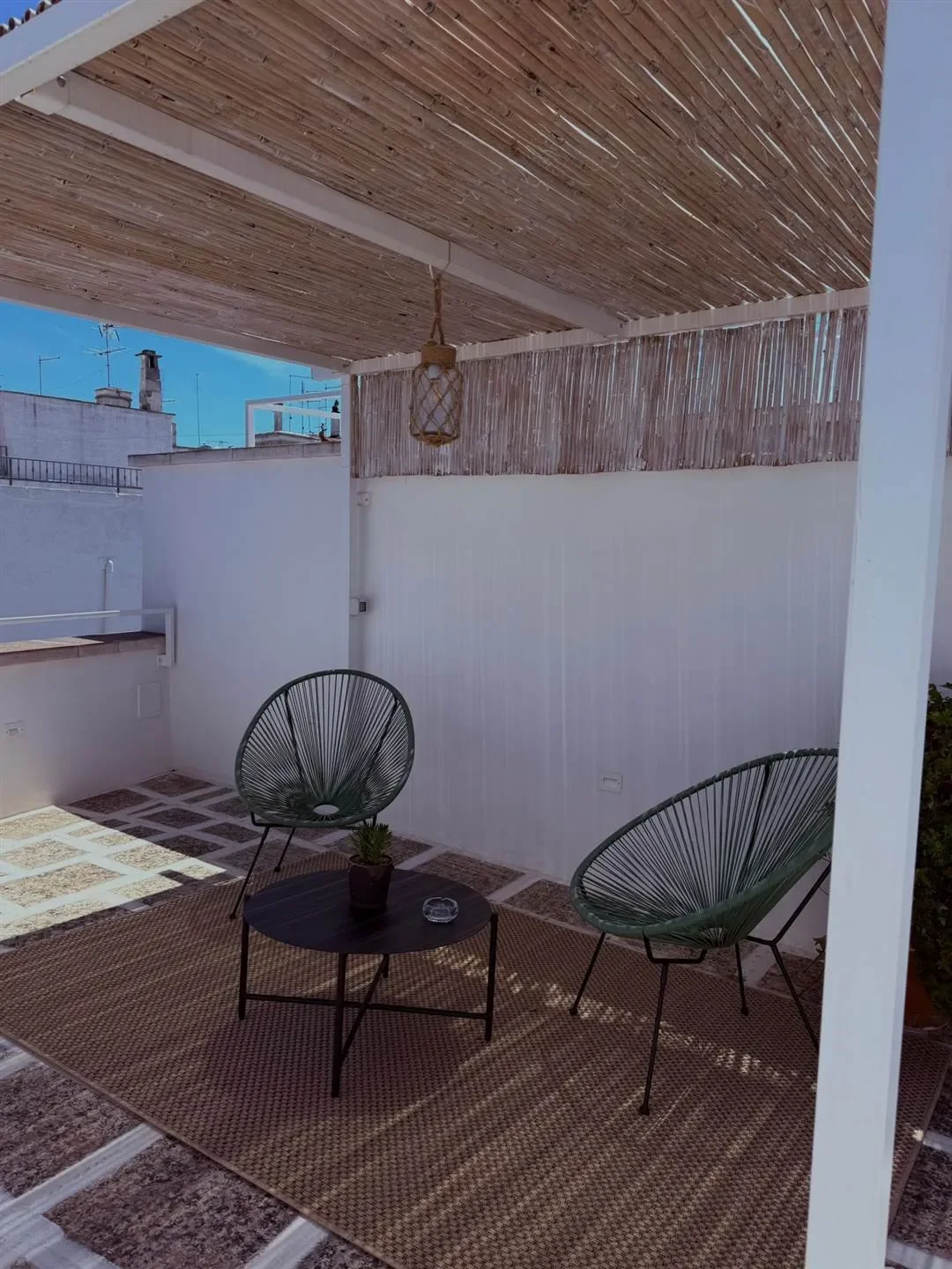 Exterior photo 6