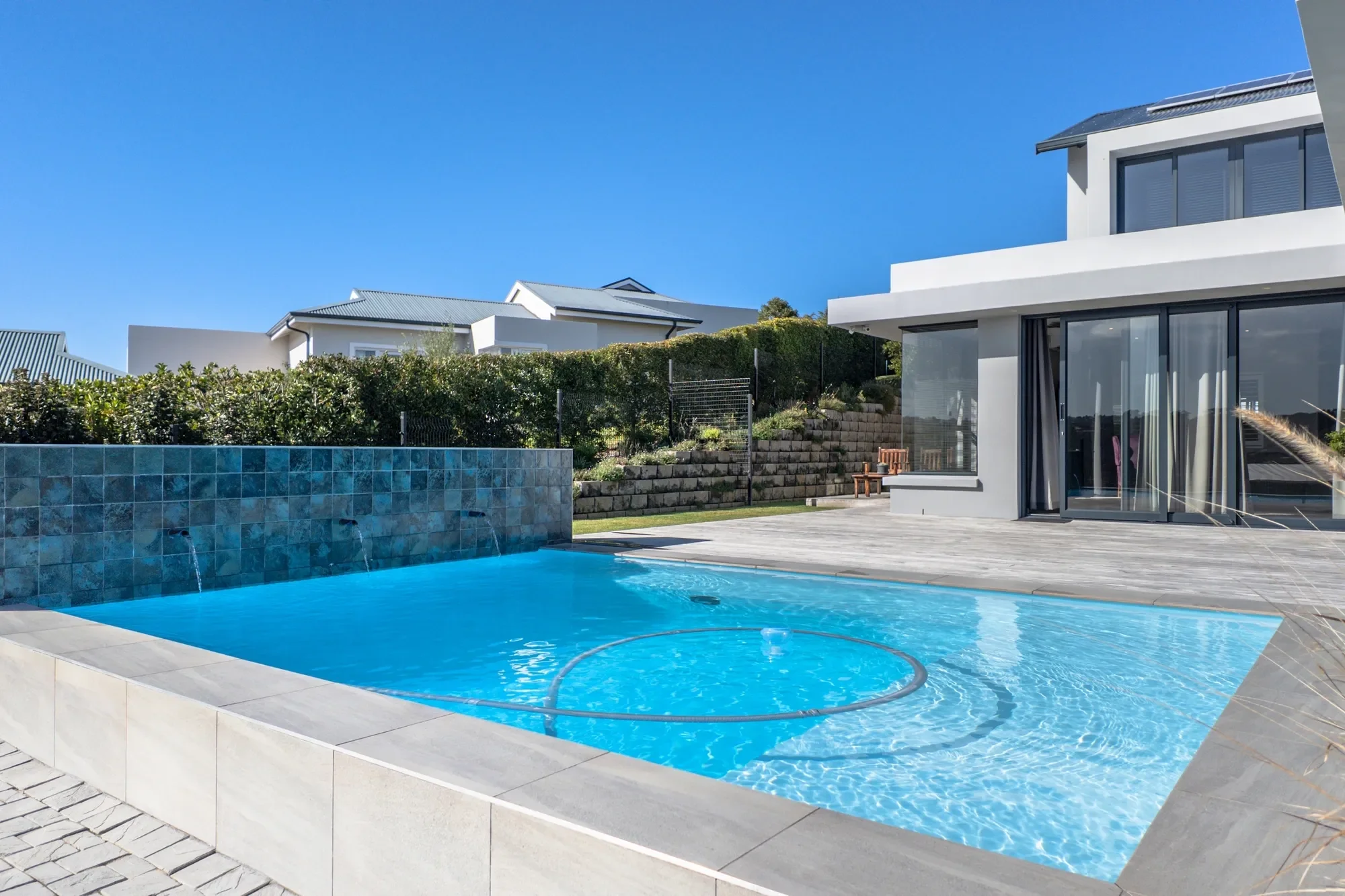 Exterior photo 11