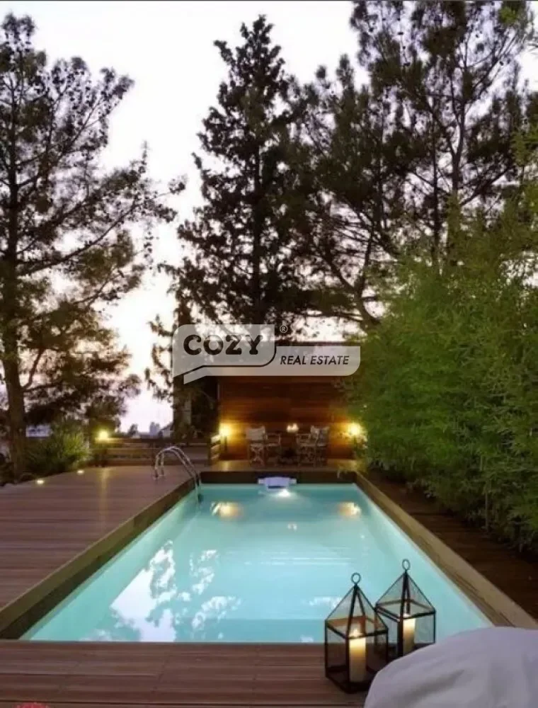 Exterior photo 2