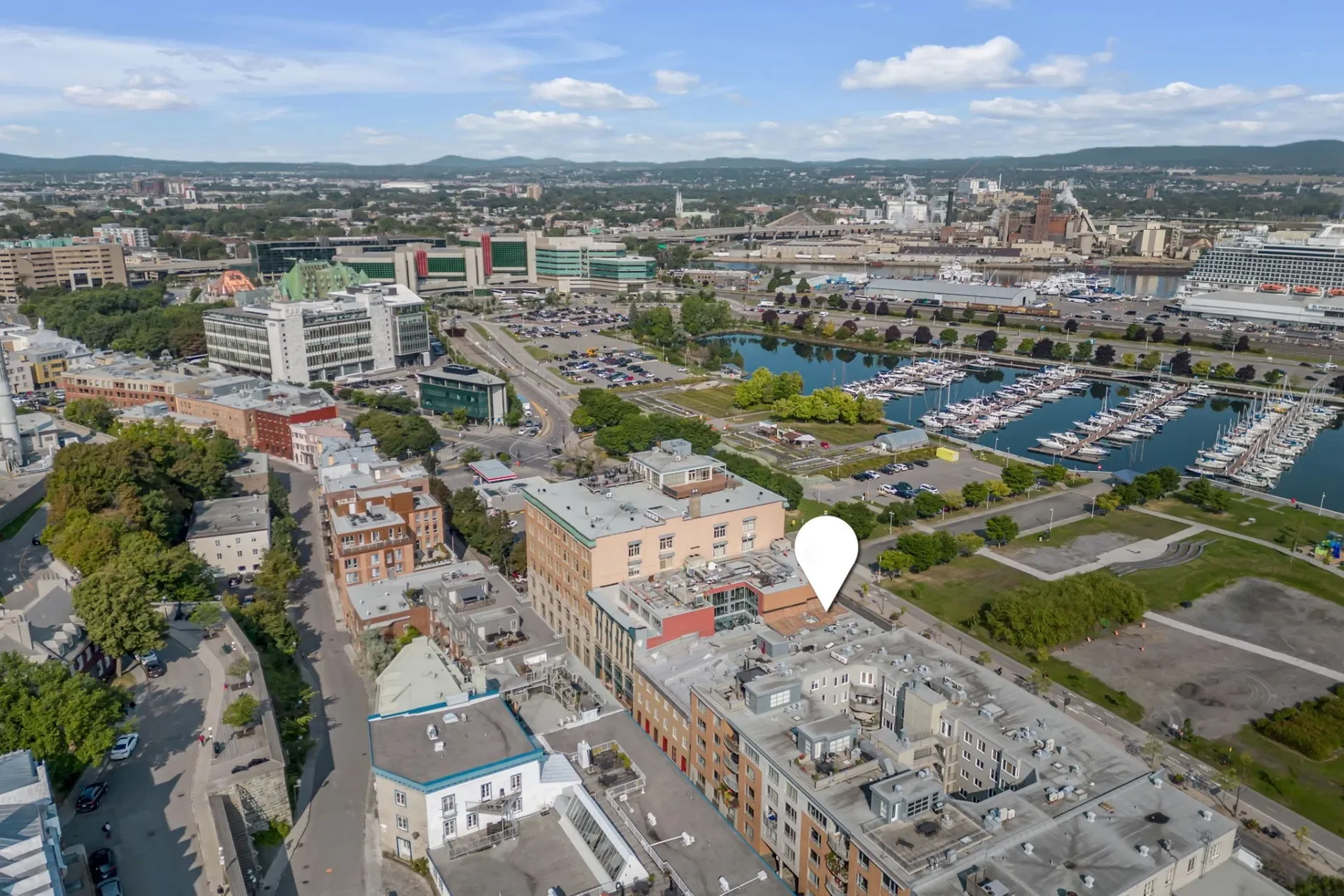 Exterior photo 7