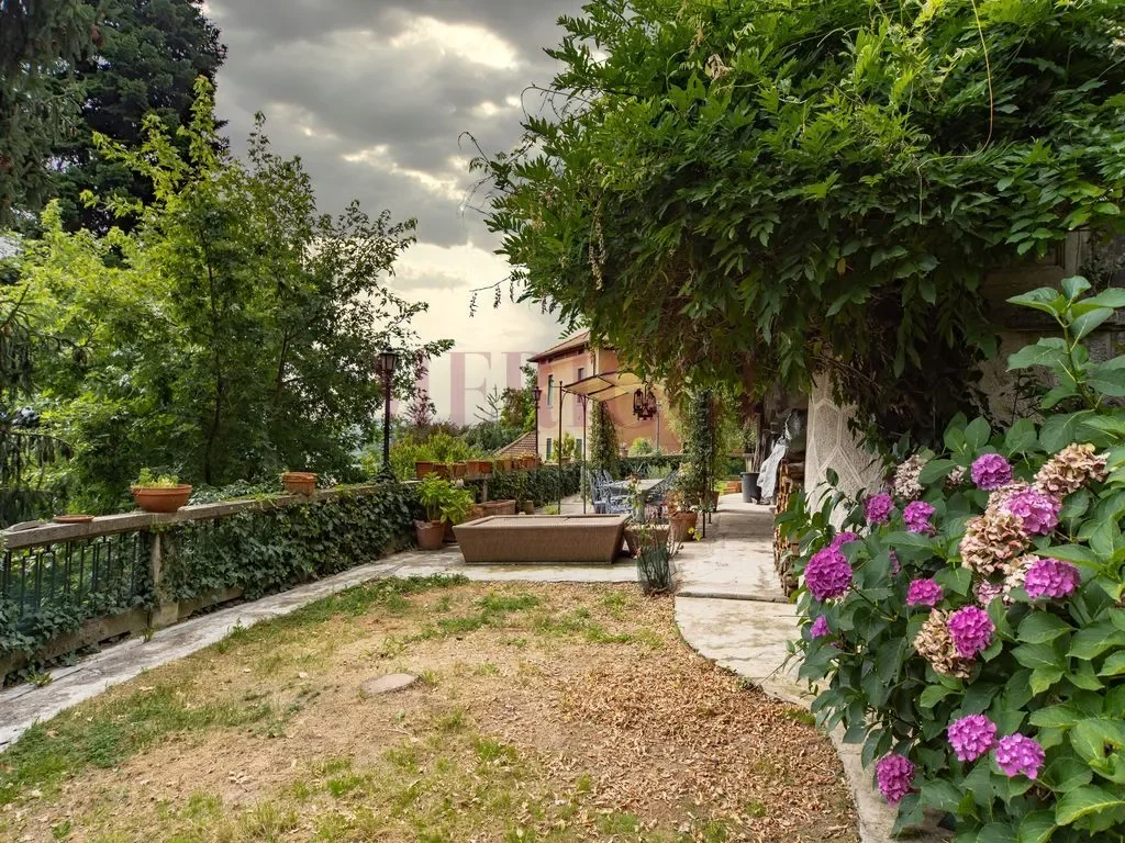 Via Vittorio Veneto, Airuno, Lombardy, Italy. - Photo 15
