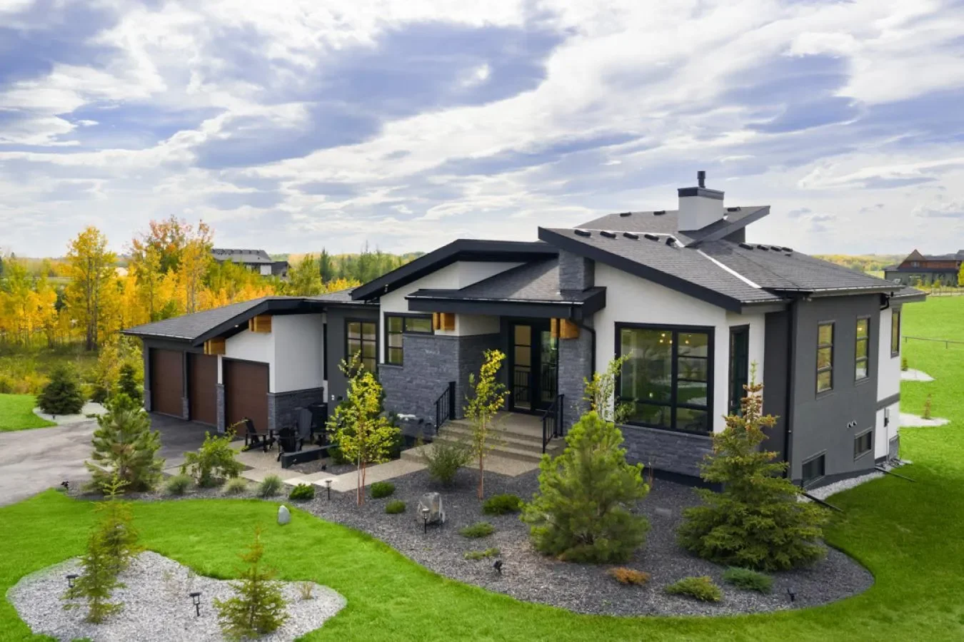 61 Silverhorn Boulevard, Rocky View County, Alberta, Canada. - Hero Image