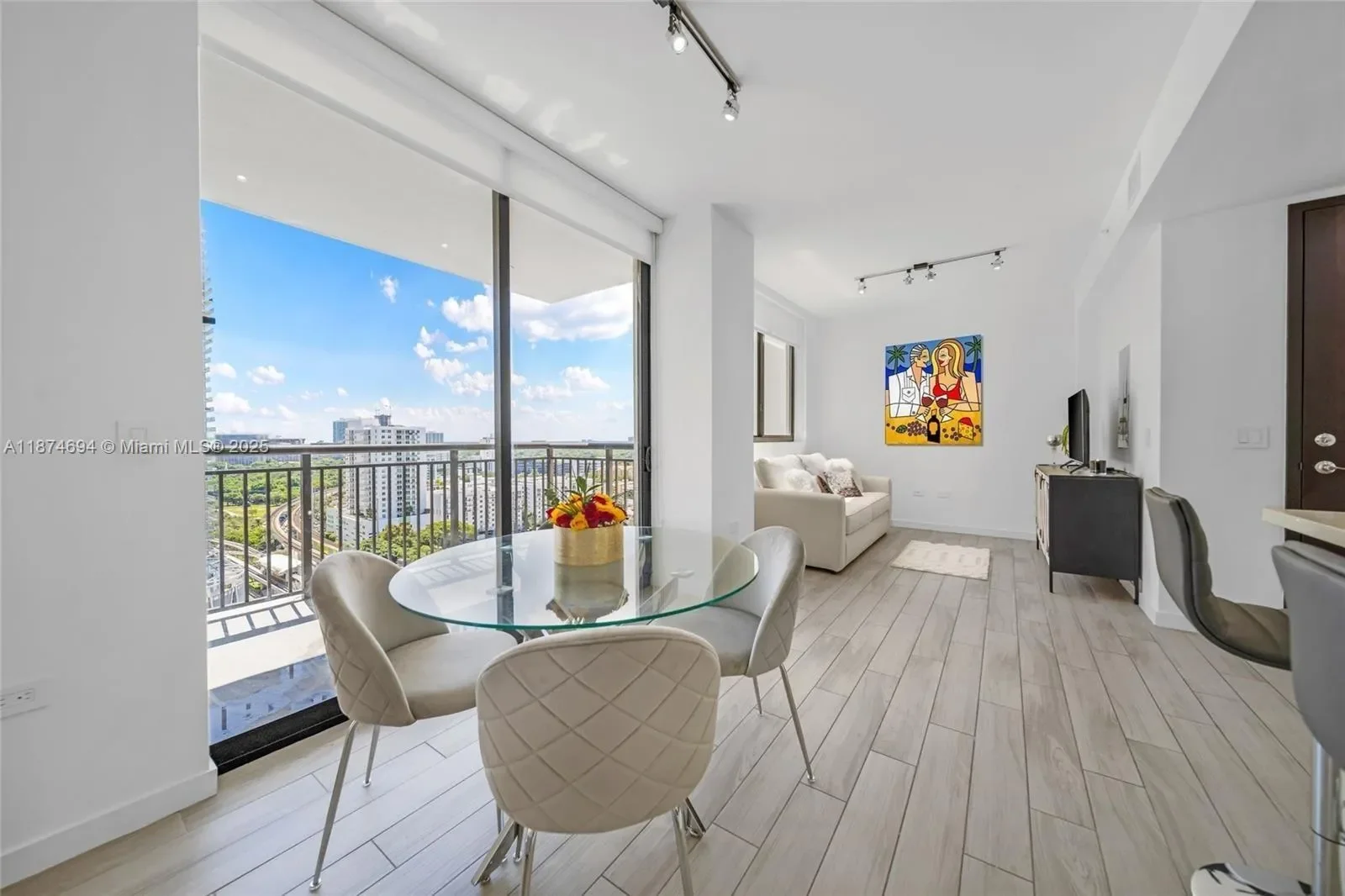 999 SW 1st Ave 1903, Miami, Florida, United States. - Photo 8