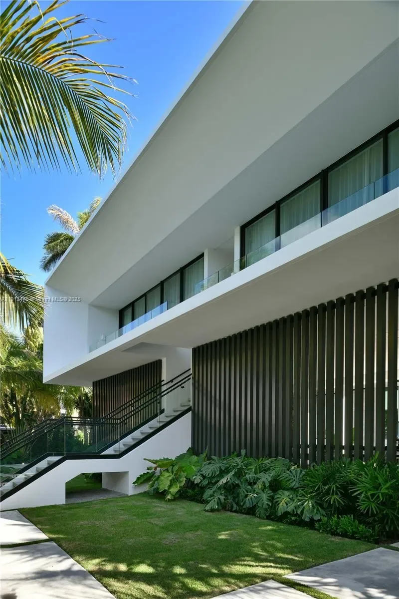 375 N Hibiscus Dr, Miami Beach, Florida, United States. - Photo 22