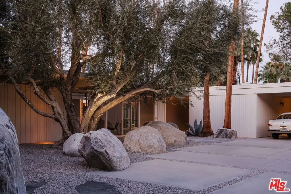1272 E Verbena Drive, Palm Springs, California, United States. - Photo 32