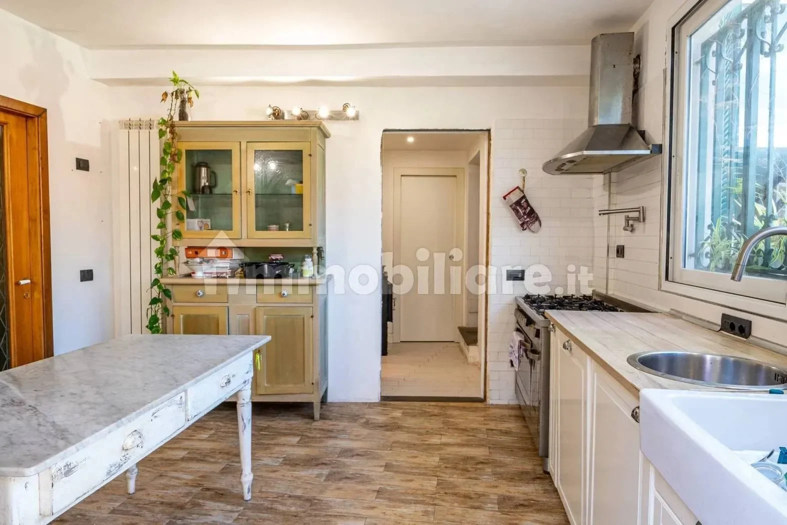 Gallery photo 3
