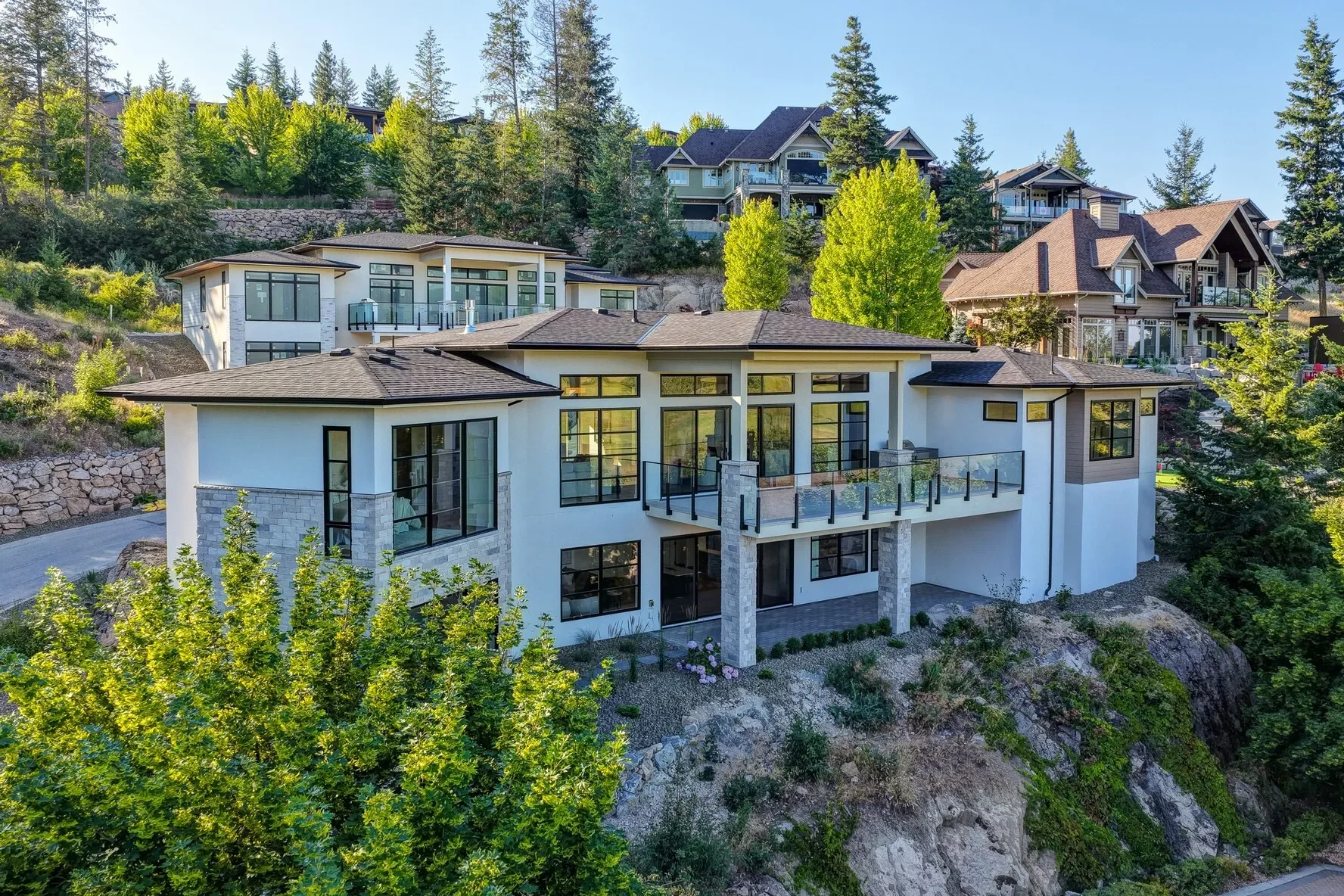 Exterior photo 3