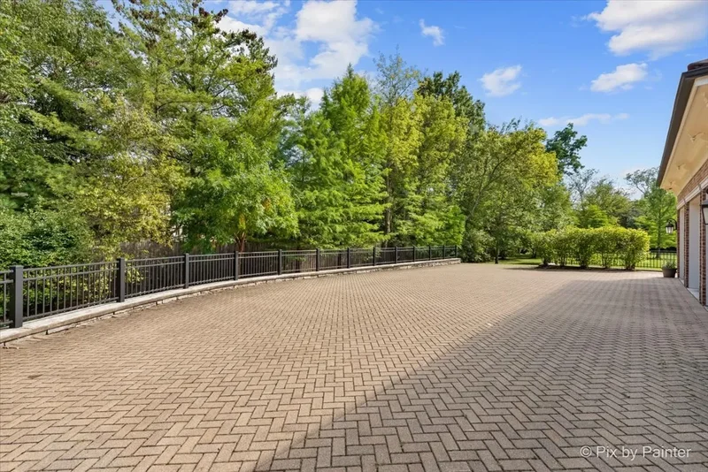 27 W Onwentsia Road, Lake Bluff, Illinois, United States. - Photo 7