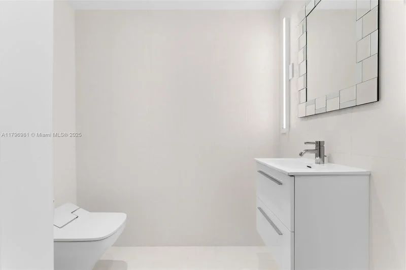 9801 Collins Ave 17P, Bal Harbour, Florida, United States. - Photo 9