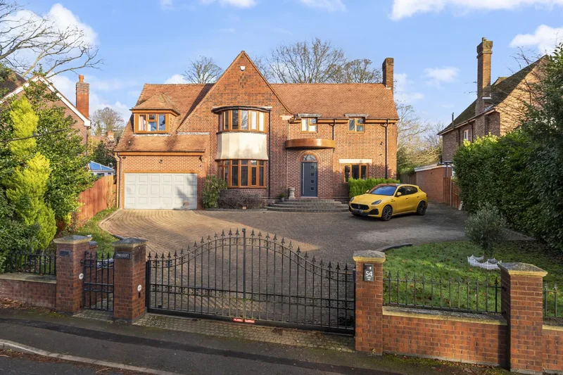 6 bedroom Detached House for sale in Sutton Coldfield