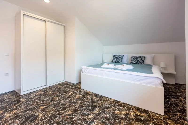 Vacation real estate Novi Vinodolski, 251m2
