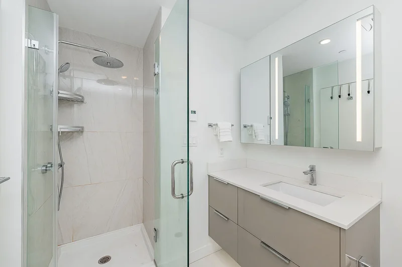 1401 Hunter Street  2704, North Vancouver, BC V7J 0E2, North Vancouver, British Columbia, Canada. - Photo 30