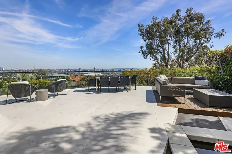 1377 Miller Pl, Los Angeles, California, United States. - Photo 23