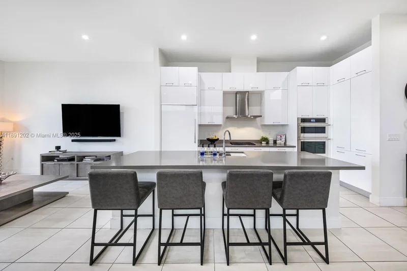 8120 NW 43rd St, Miami Springs, Florida, United States. - Photo 33
